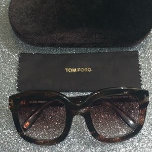🌻Gorgeous Authentic Tom Ford Sunglasses🌻